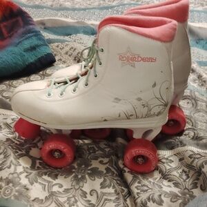 Roll Derby brand new skates pink white gray never worn